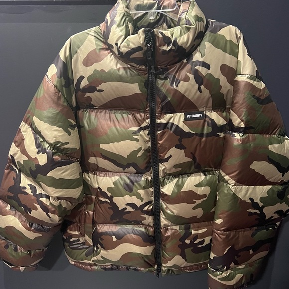 Vetements Other - Vetements Logo Camo Green Print Puffer Jacket Coat